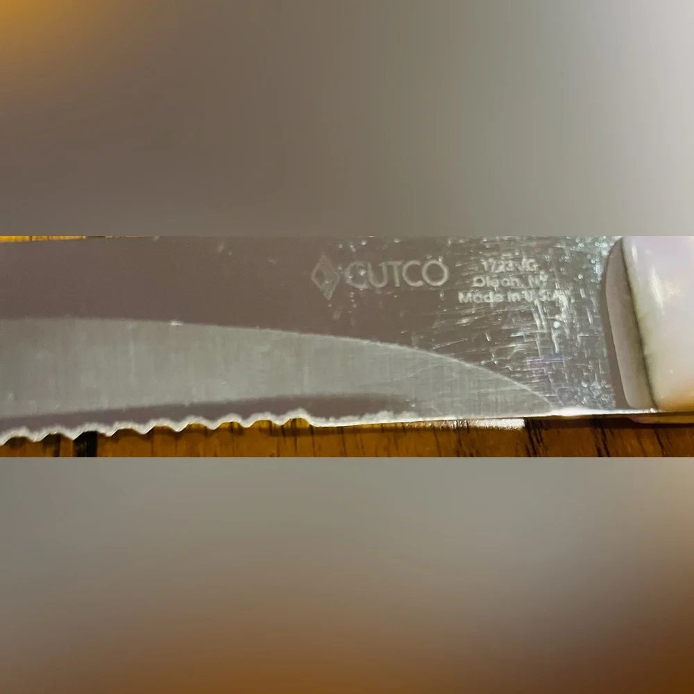 CUTCO 1723-9 inch Carver Serrated Blade, Pearl Handle